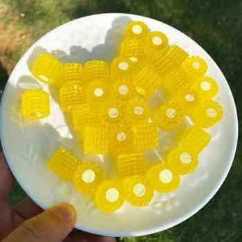 10db Szimuláció Világító Kukorica Gyanta Cabochons Mini Élelmiszer Scrapbooking Kézműves DIY Kézzel készített Ékszerek Készítése Baba Ház Tartozékok